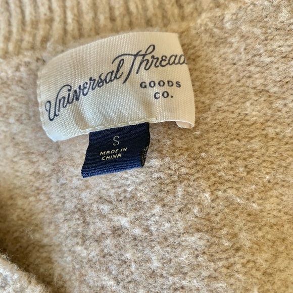 Universal Thread Pullover Polyester Sweater - Picture 2 of 4